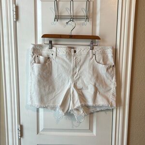 Gap Women's White Denim Shorts resort vacation lake festival